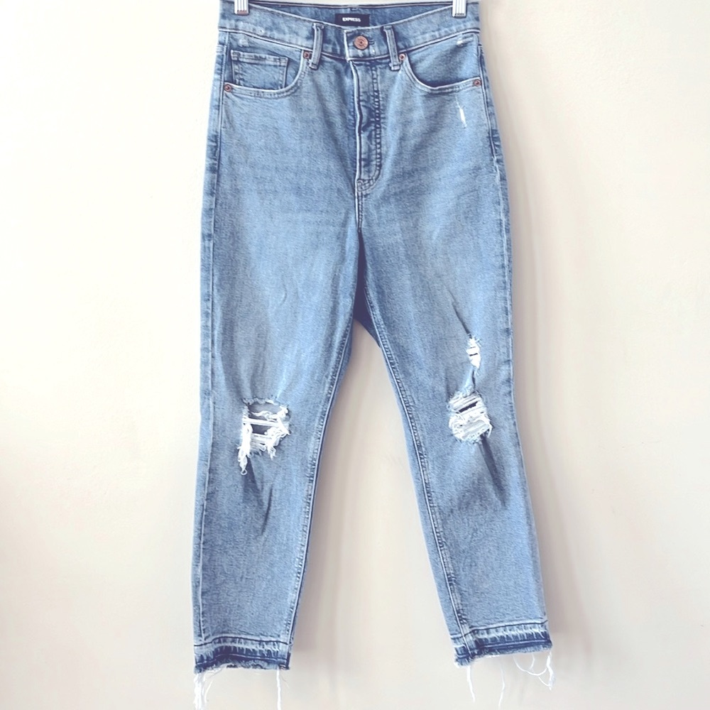 Express Super High Rise Mom Jean Distressed Ripped Medium Wash Size 4 Regular